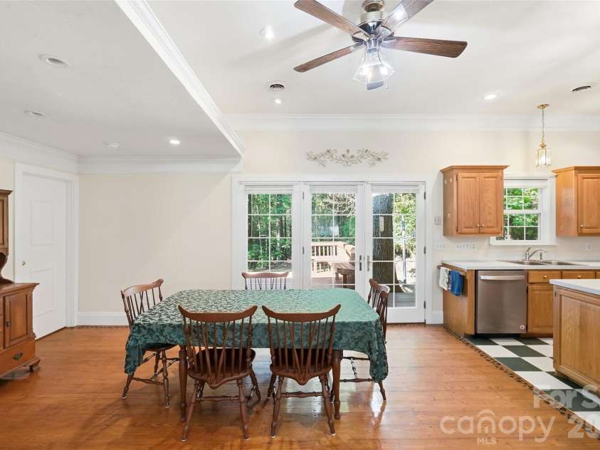 8004 Agape Lane, Waxhaw, NC 28173.  MLS# CAR4430325, YatesRealty ID 54452. 