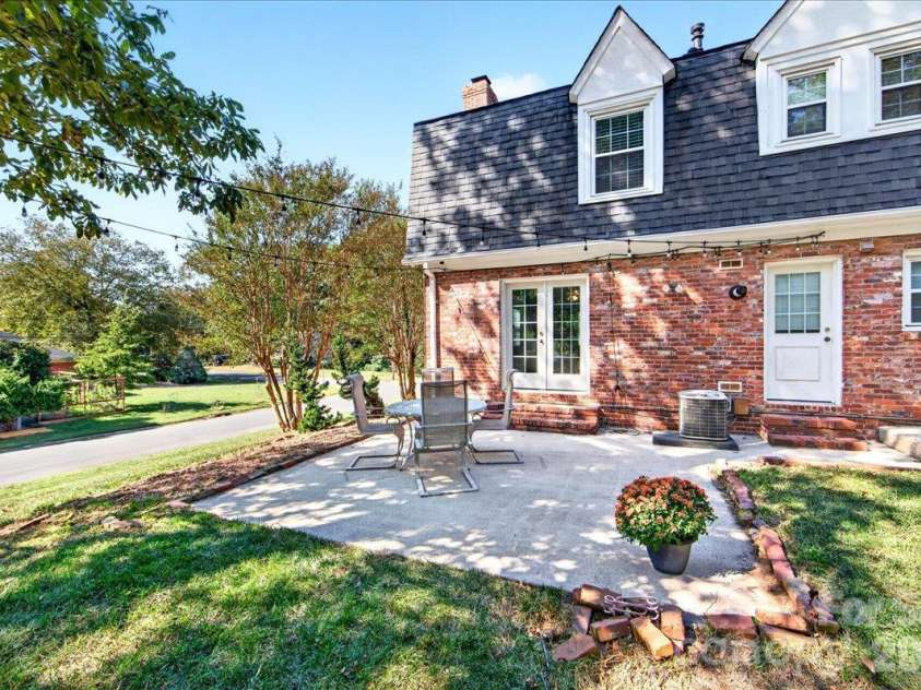2936 Burnt Mill Road, Charlotte, NC 28210.  MLS# CAR4429775, YatesRealty ID 54453. 