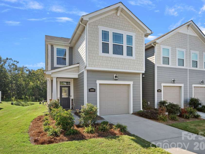 18048 Pear Hawthorne Drive, Huntersville, NC 28078.  MLS# CAR4429932, YatesRealty ID 54454. 
