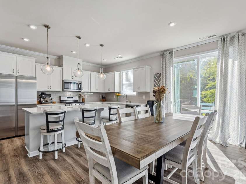 18048 Pear Hawthorne Drive, Huntersville, NC 28078.  MLS# CAR4429932, YatesRealty ID 54454. 