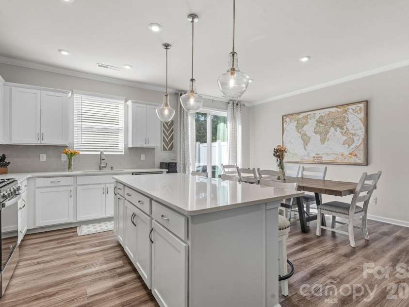 18048 Pear Hawthorne Drive, Huntersville, NC 28078.  MLS# CAR4429932, YatesRealty ID 54454. 