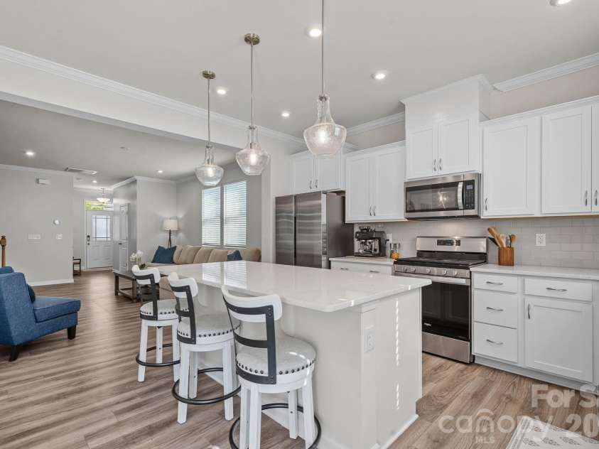 18048 Pear Hawthorne Drive, Huntersville, NC 28078.  MLS# CAR4429932, YatesRealty ID 54454. 