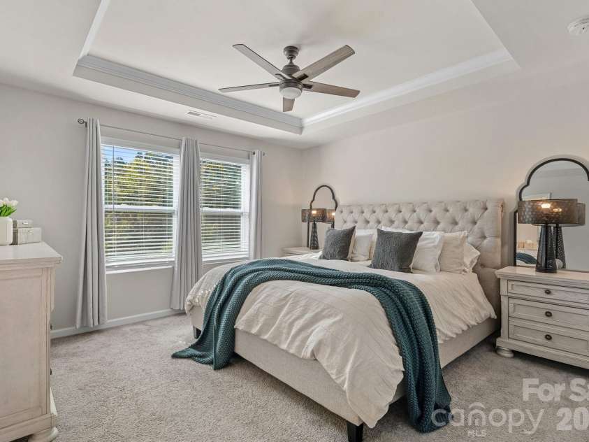 18048 Pear Hawthorne Drive, Huntersville, NC 28078.  MLS# CAR4429932, YatesRealty ID 54454. 