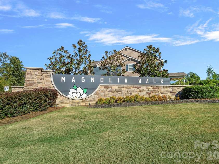 18048 Pear Hawthorne Drive, Huntersville, NC 28078.  MLS# CAR4429932, YatesRealty ID 54454. 