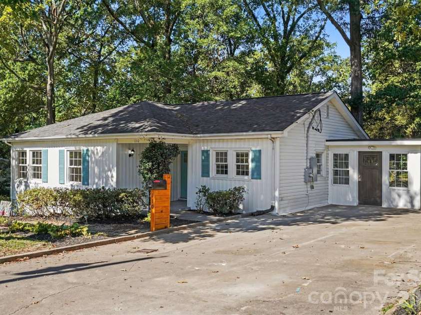 110 Hillside Avenue, Concord, NC 28025.  MLS# CAR4430448, YatesRealty ID 54456. 