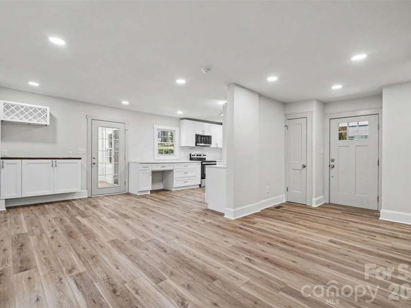 110 Hillside Avenue, Concord, NC 28025.  MLS# CAR4430448, YatesRealty ID 54456. 