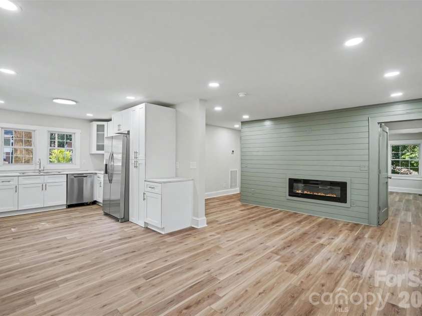 110 Hillside Avenue, Concord, NC 28025.  MLS# CAR4430448, YatesRealty ID 54456. 