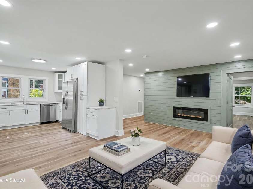 110 Hillside Avenue, Concord, NC 28025.  MLS# CAR4430448, YatesRealty ID 54456. 