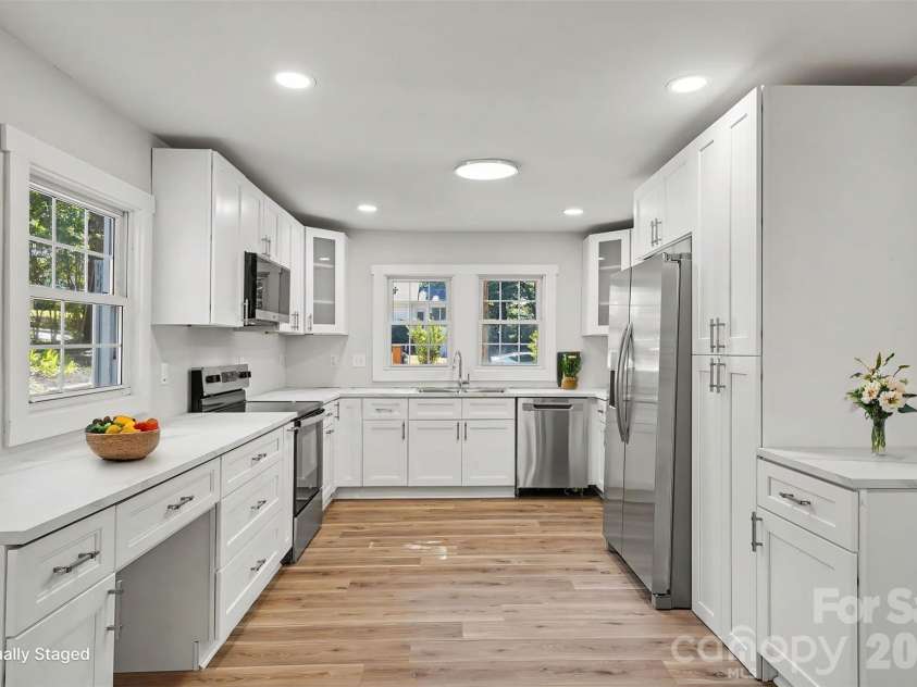 110 Hillside Avenue, Concord, NC 28025.  MLS# CAR4430448, YatesRealty ID 54456. 