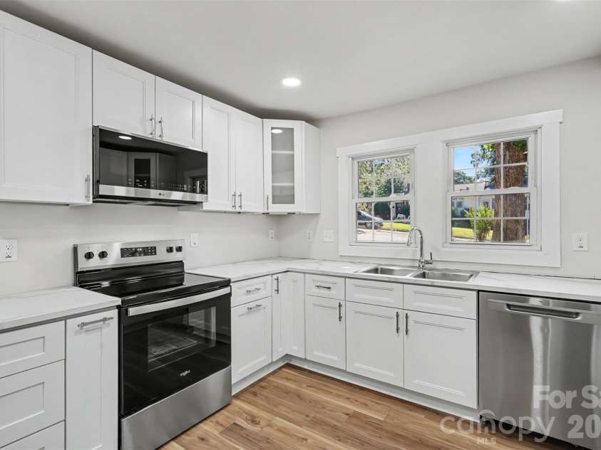 110 Hillside Avenue, Concord, NC 28025.  MLS# CAR4430448, YatesRealty ID 54456. 