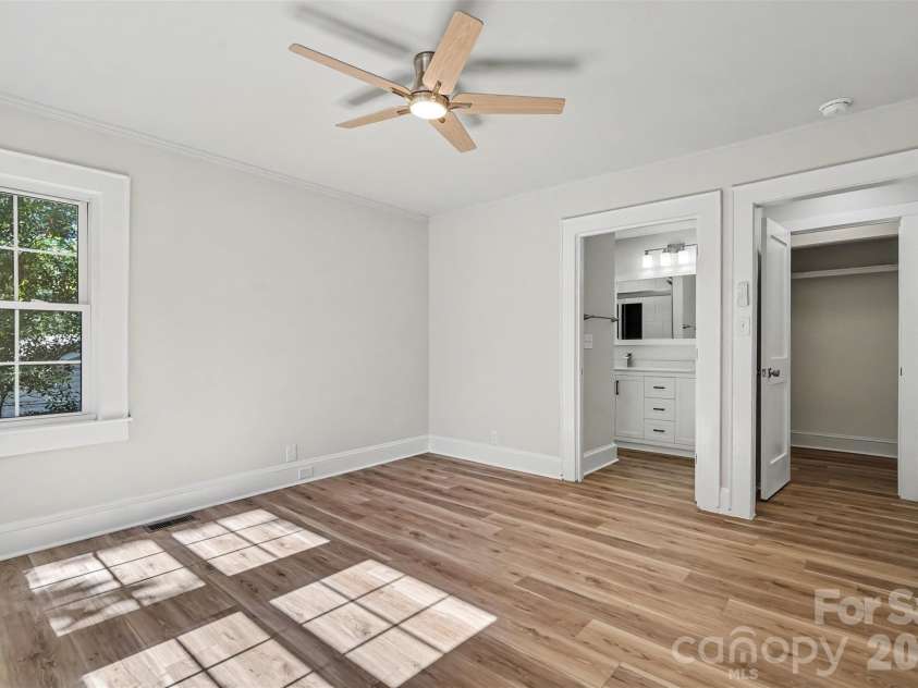 110 Hillside Avenue, Concord, NC 28025.  MLS# CAR4430448, YatesRealty ID 54456. 