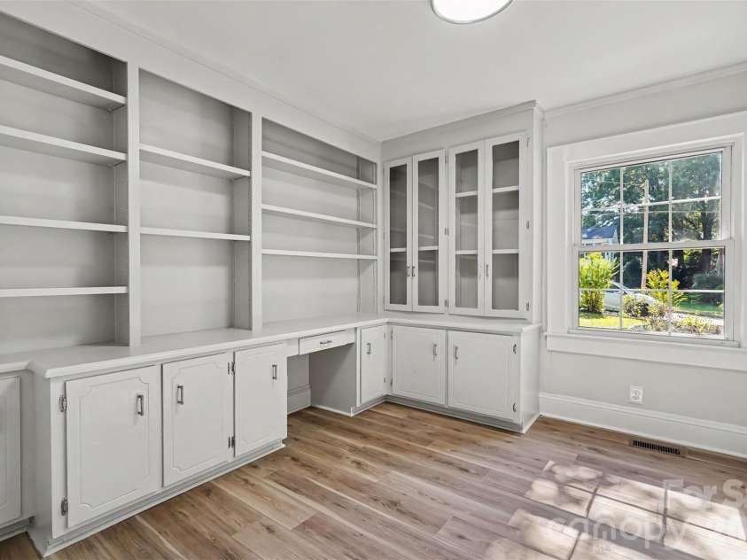 110 Hillside Avenue, Concord, NC 28025.  MLS# CAR4430448, YatesRealty ID 54456. 