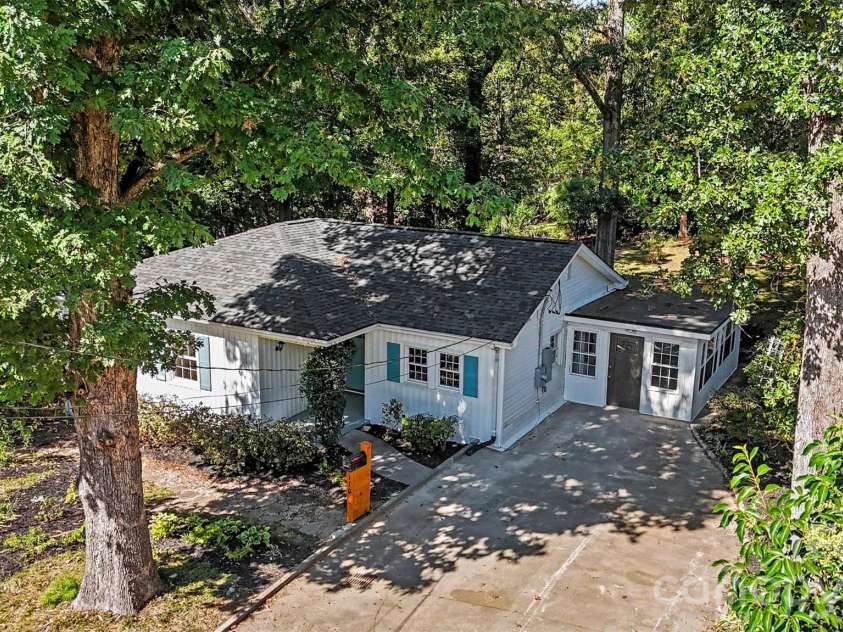110 Hillside Avenue, Concord, NC 28025.  MLS# CAR4430448, YatesRealty ID 54456. 