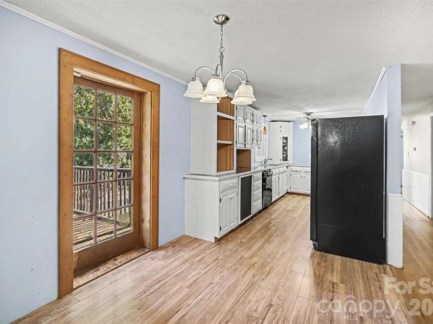 623 Westside Drive, Newton, NC 28658.  MLS# CAR4427242, YatesRealty ID 54457. 