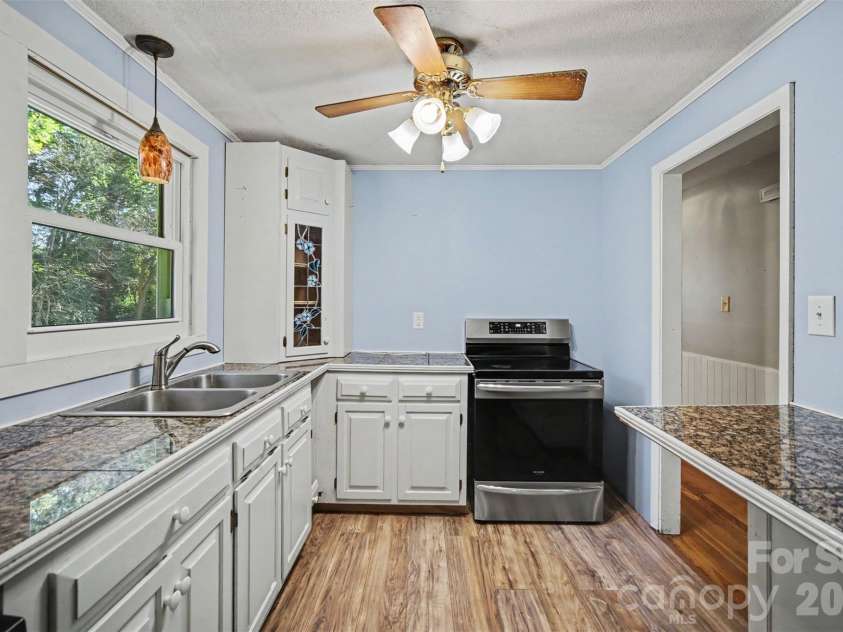 623 Westside Drive, Newton, NC 28658.  MLS# CAR4427242, YatesRealty ID 54457. 