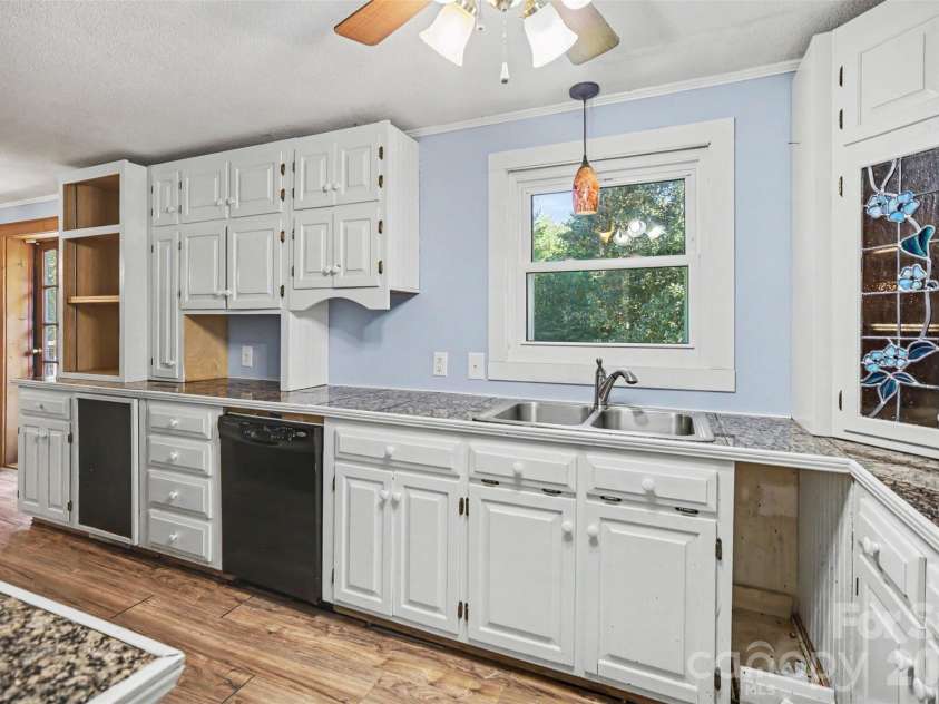 623 Westside Drive, Newton, NC 28658.  MLS# CAR4427242, YatesRealty ID 54457. 