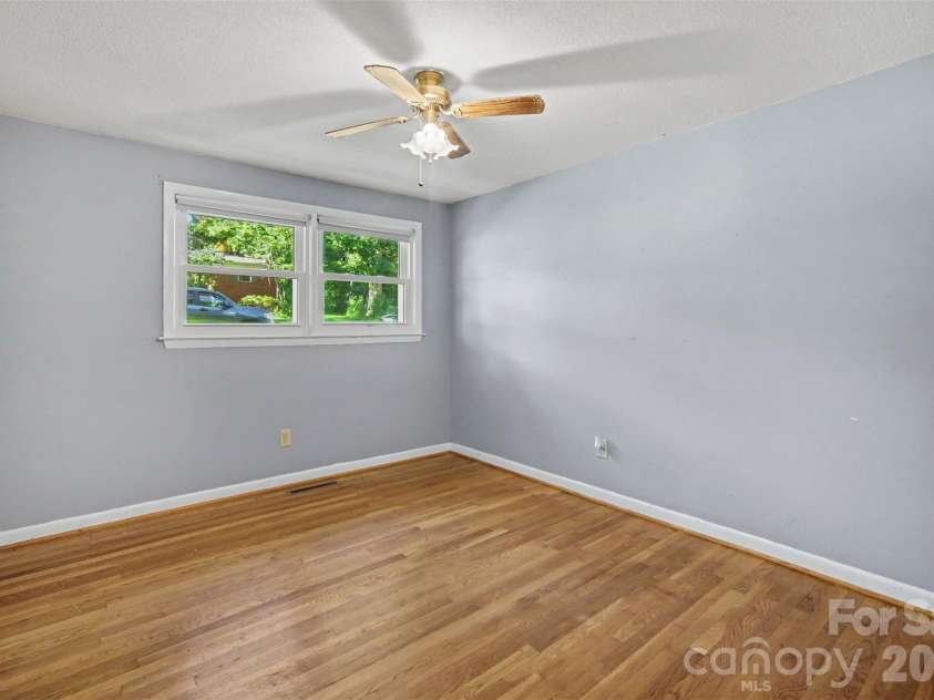 623 Westside Drive, Newton, NC 28658.  MLS# CAR4427242, YatesRealty ID 54457. 