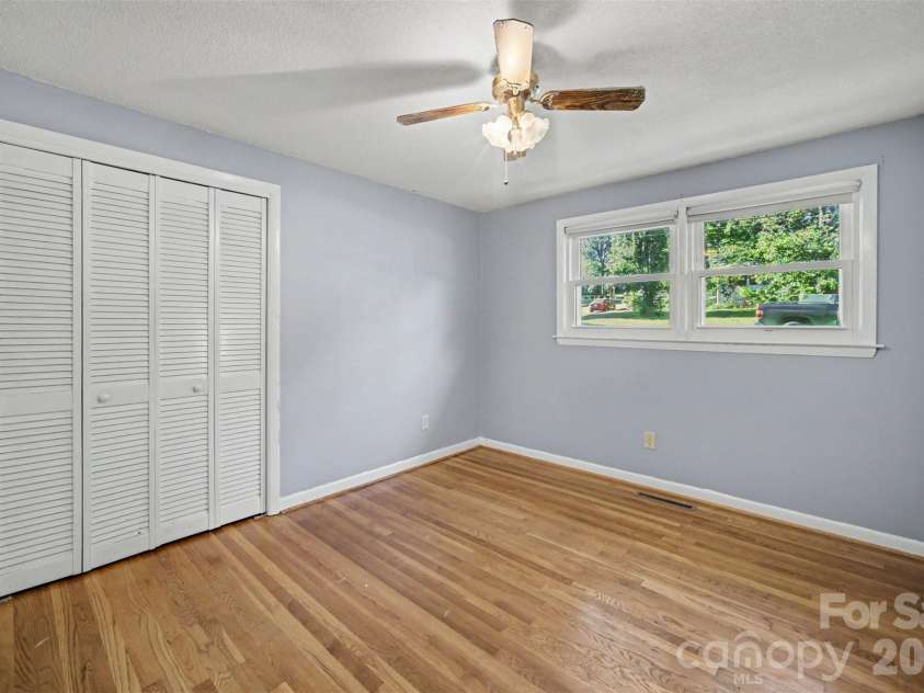 623 Westside Drive, Newton, NC 28658.  MLS# CAR4427242, YatesRealty ID 54457. 