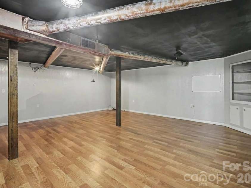 623 Westside Drive, Newton, NC 28658.  MLS# CAR4427242, YatesRealty ID 54457. 