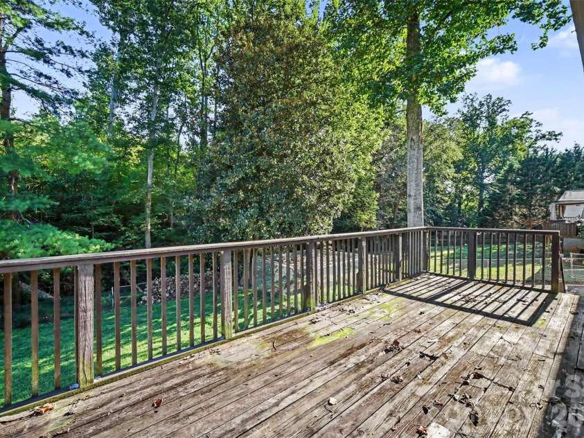 623 Westside Drive, Newton, NC 28658.  MLS# CAR4427242, YatesRealty ID 54457. 