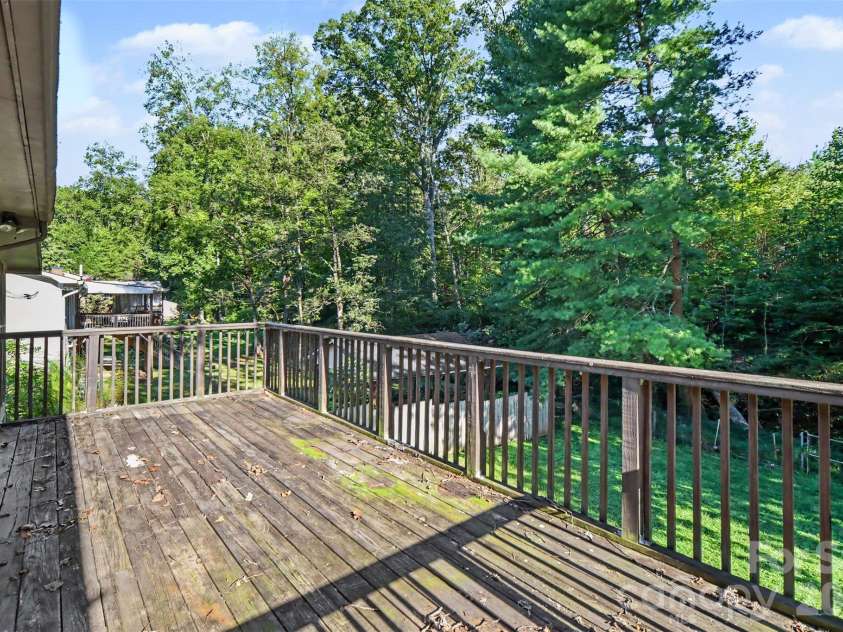 623 Westside Drive, Newton, NC 28658.  MLS# CAR4427242, YatesRealty ID 54457. 