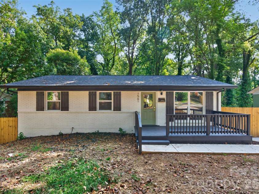 1561 Westdale Drive, Charlotte, NC 28208.  MLS# CAR4430262, YatesRealty ID 54458. 
