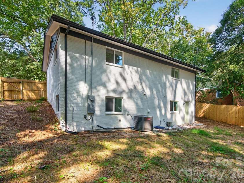 1561 Westdale Drive, Charlotte, NC 28208.  MLS# CAR4430262, YatesRealty ID 54458. 