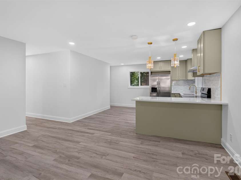 1561 Westdale Drive, Charlotte, NC 28208.  MLS# CAR4430262, YatesRealty ID 54458. 