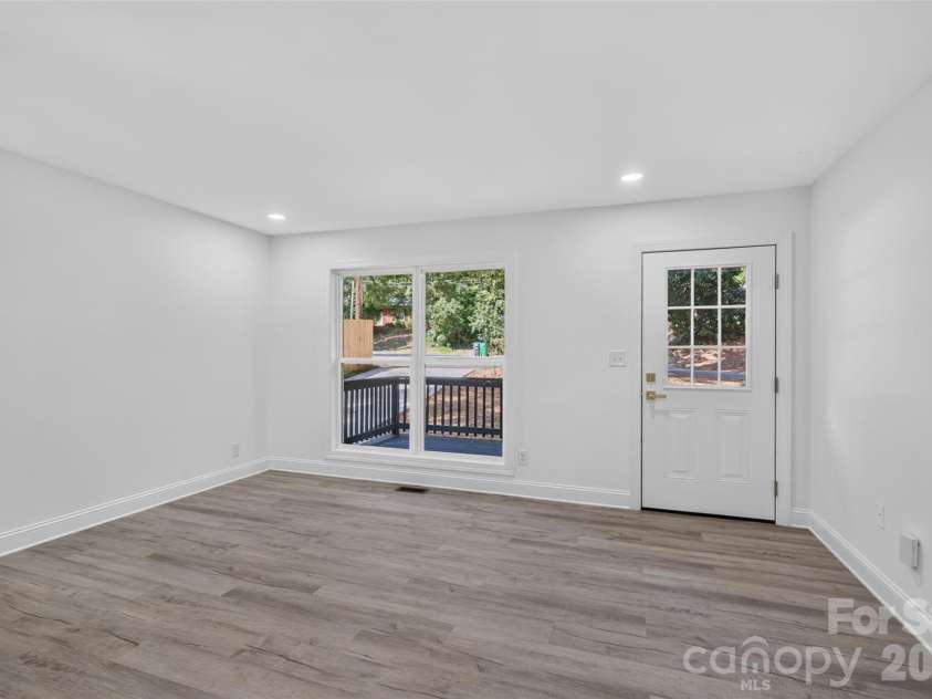 1561 Westdale Drive, Charlotte, NC 28208.  MLS# CAR4430262, YatesRealty ID 54458. 