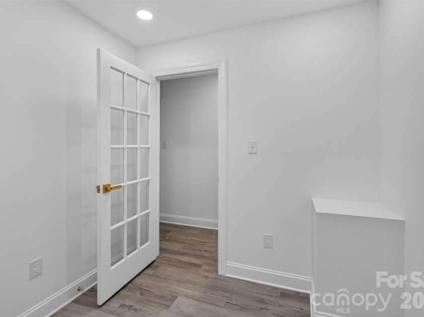 1561 Westdale Drive, Charlotte, NC 28208.  MLS# CAR4430262, YatesRealty ID 54458. 