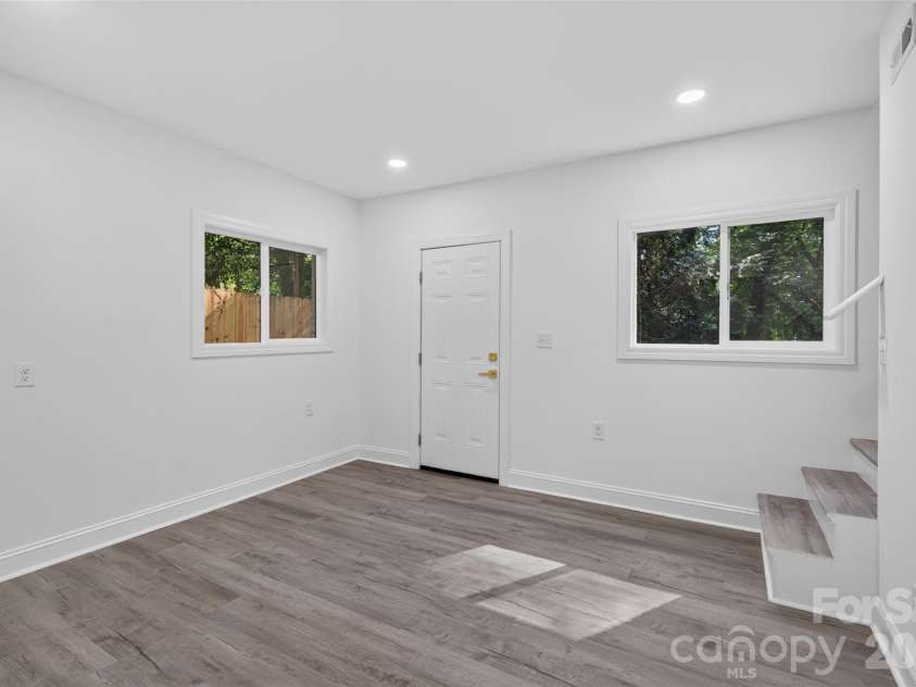 1561 Westdale Drive, Charlotte, NC 28208.  MLS# CAR4430262, YatesRealty ID 54458. 