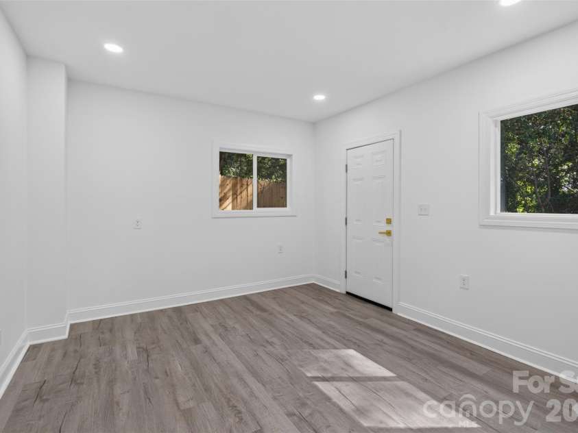 1561 Westdale Drive, Charlotte, NC 28208.  MLS# CAR4430262, YatesRealty ID 54458. 