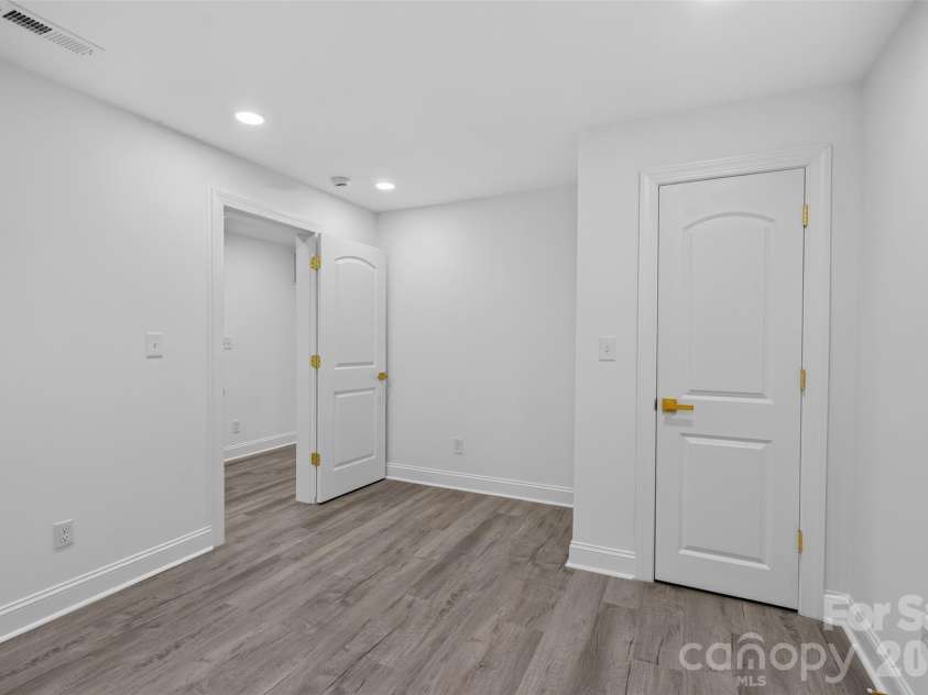 1561 Westdale Drive, Charlotte, NC 28208.  MLS# CAR4430262, YatesRealty ID 54458. 