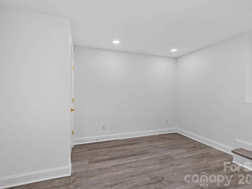 1561 Westdale Drive, Charlotte, NC 28208.  MLS# CAR4430262, YatesRealty ID 54458. 
