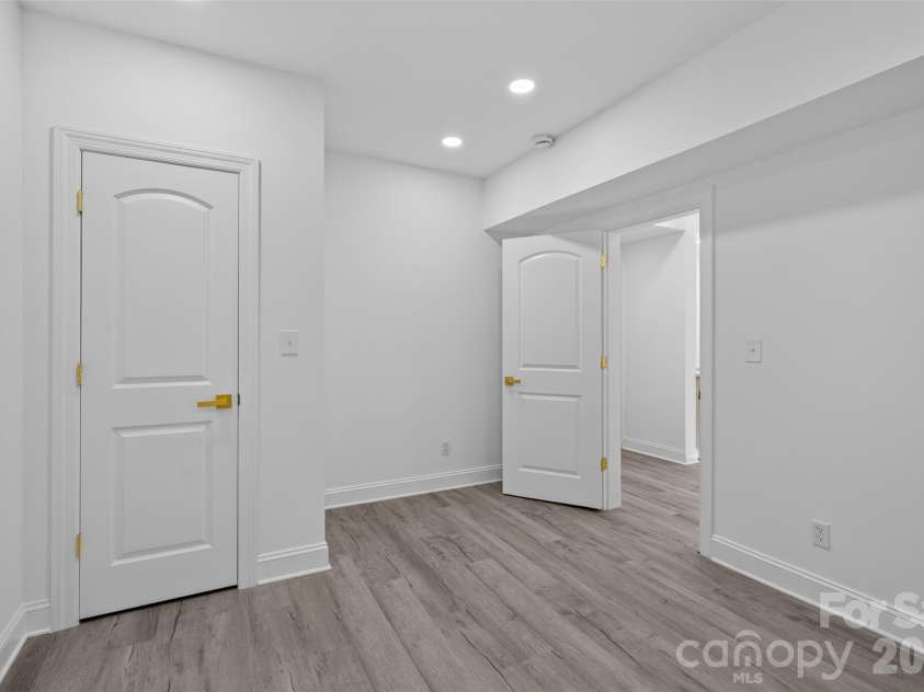 1561 Westdale Drive, Charlotte, NC 28208.  MLS# CAR4430262, YatesRealty ID 54458. 