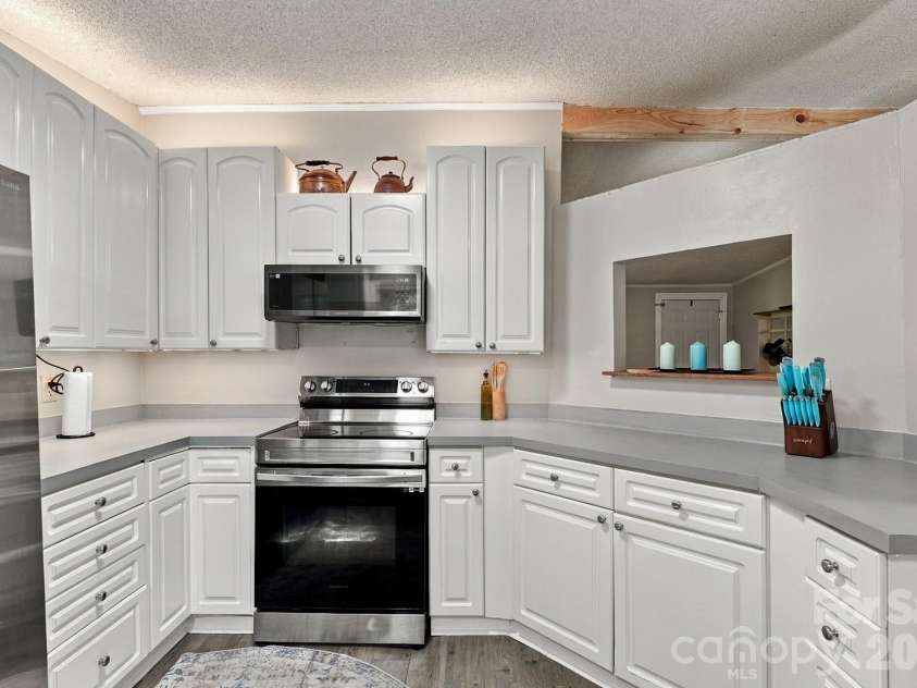 1291 Hines Road, Clover, SC 29710.  MLS# CAR4425612, YatesRealty ID 54459. 