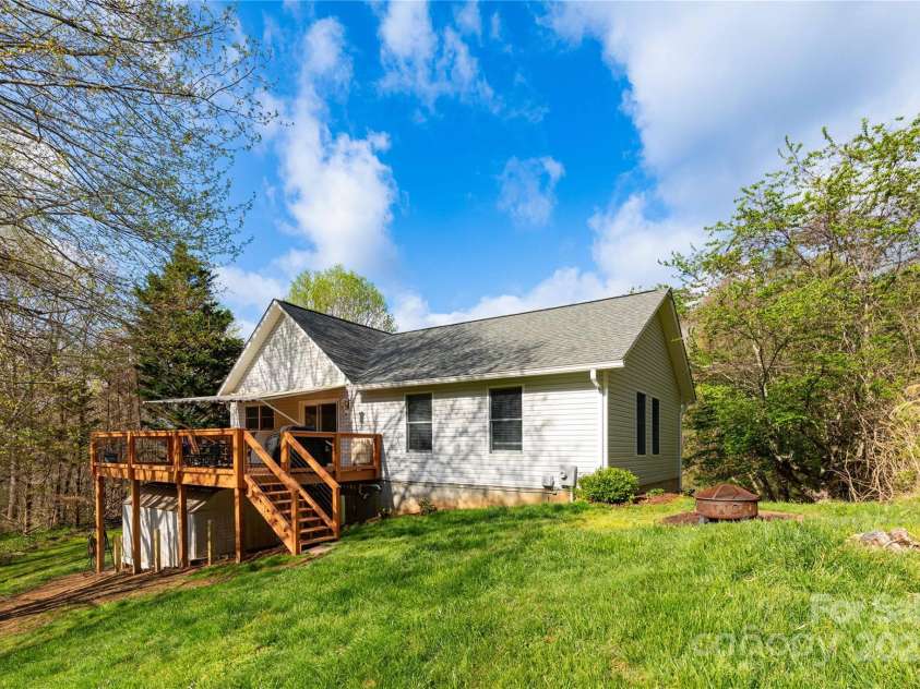 110 Red Fox Den Road, Mars Hill, NC 28754.  MLS# CAR4243153, YatesRealty ID 5446. 