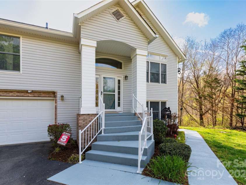 110 Red Fox Den Road, Mars Hill, NC 28754.  MLS# CAR4243153, YatesRealty ID 5446. 