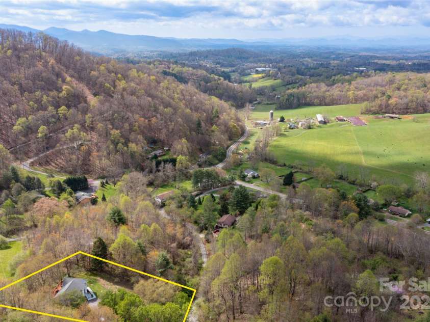 110 Red Fox Den Road, Mars Hill, NC 28754.  MLS# CAR4243153, YatesRealty ID 5446. 