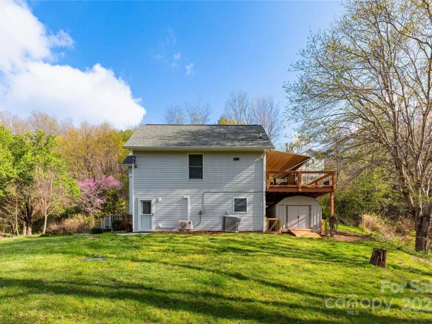 110 Red Fox Den Road, Mars Hill, NC 28754.  MLS# CAR4243153, YatesRealty ID 5446. 