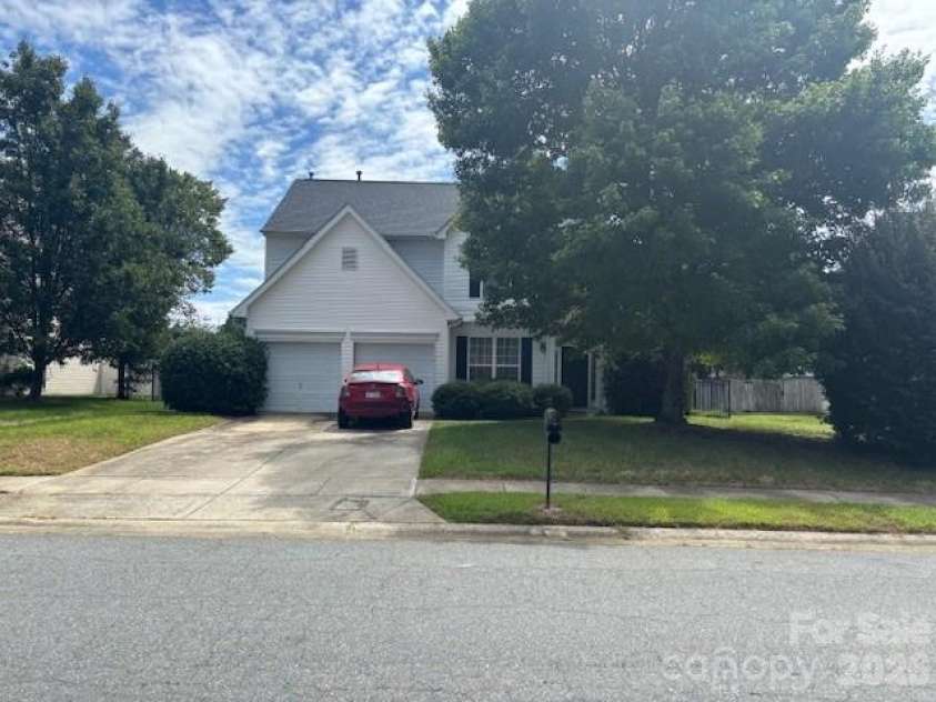 2018 Southwind Drive, Charlotte, NC 28216.  MLS# CAR4300833, YatesRealty ID 5446. 