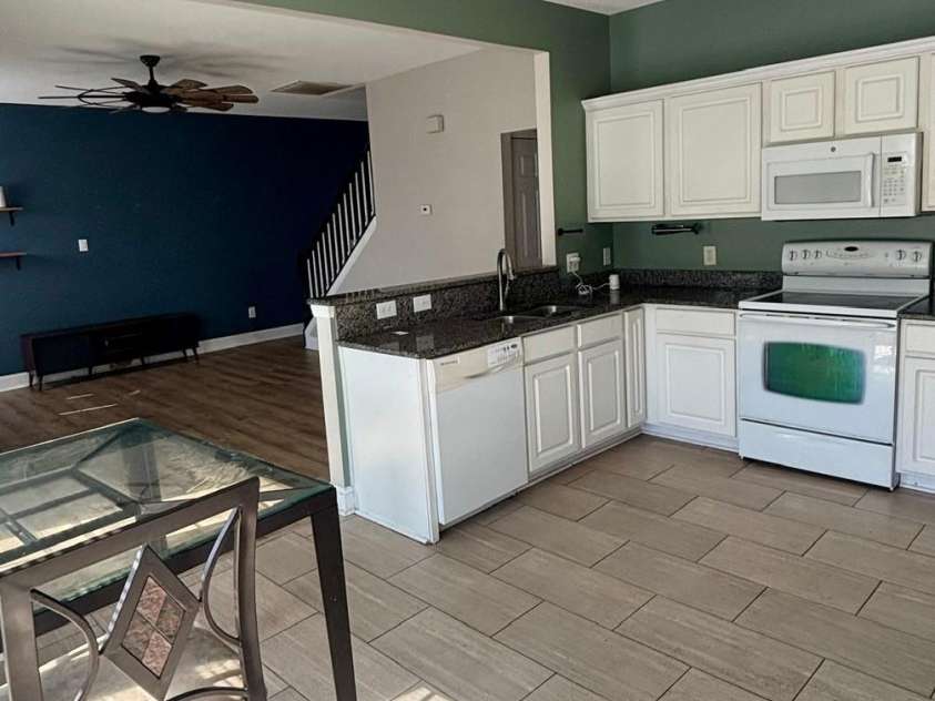 2018 Southwind Drive, Charlotte, NC 28216.  MLS# CAR4300833, YatesRealty ID 5446. 