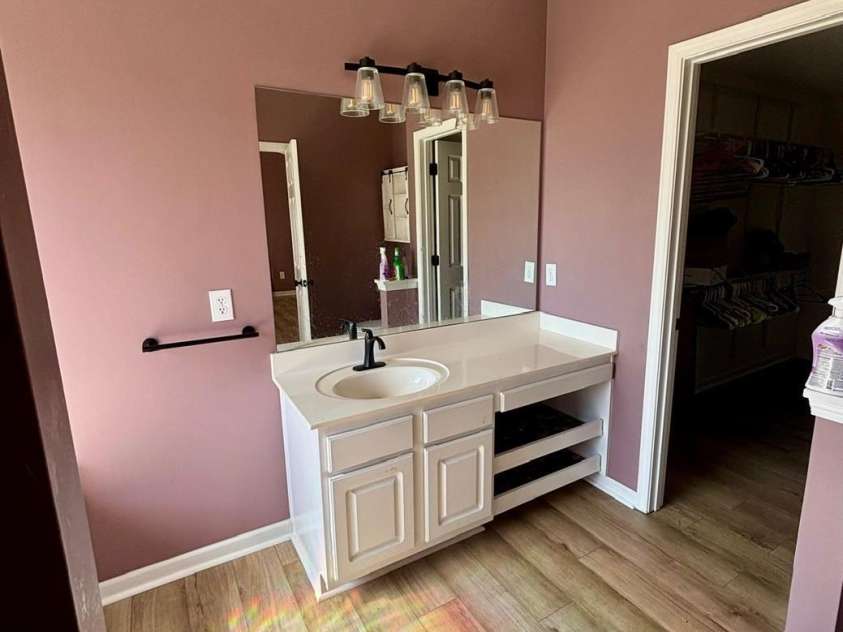 2018 Southwind Drive, Charlotte, NC 28216.  MLS# CAR4300833, YatesRealty ID 5446. 