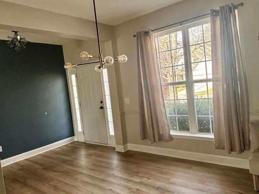 2018 Southwind Drive, Charlotte, NC 28216.  MLS# CAR4300833, YatesRealty ID 5446. Formal Dining Overlooking foyer