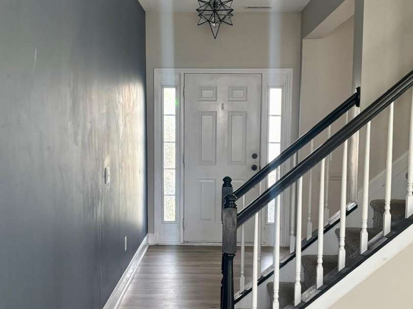 2018 Southwind Drive, Charlotte, NC 28216.  MLS# CAR4300833, YatesRealty ID 5446. Foyer