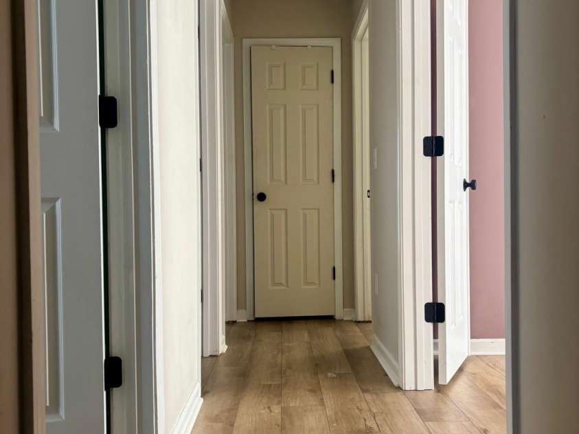 2018 Southwind Drive, Charlotte, NC 28216.  MLS# CAR4300833, YatesRealty ID 5446. Upstairs hall