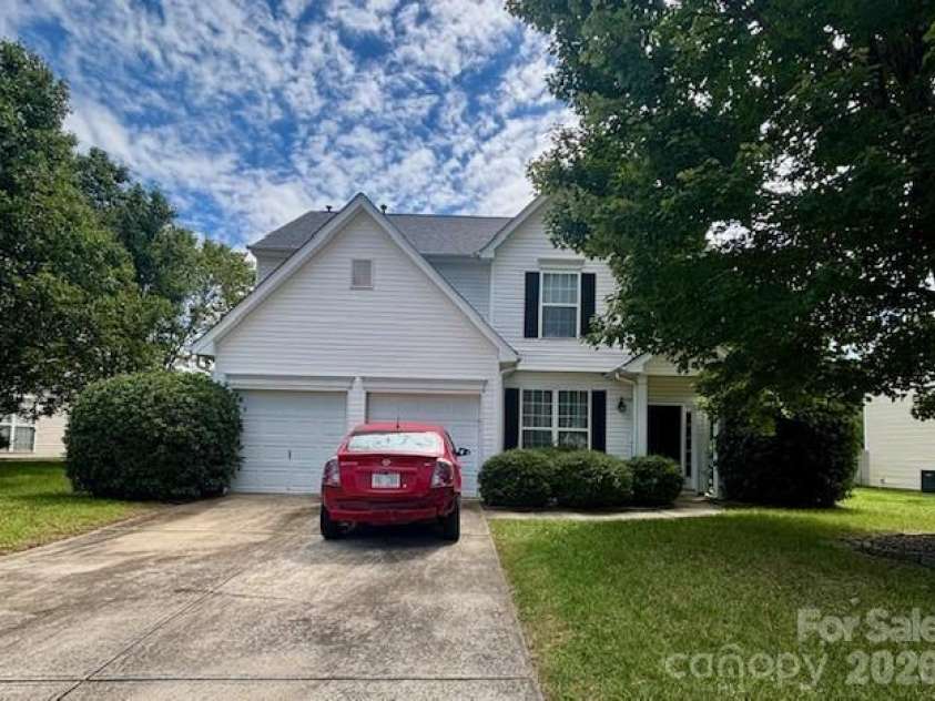 2018 Southwind Drive, Charlotte, NC 28216.  MLS# CAR4300833, YatesRealty ID 5446. Welcome Home