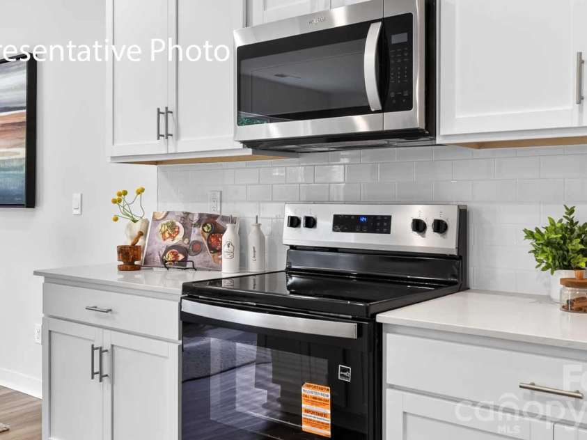 11531 Cardinal Creek Avenue, Charlotte, NC 28215.  MLS# CAR4374949, YatesRealty ID 54461. 