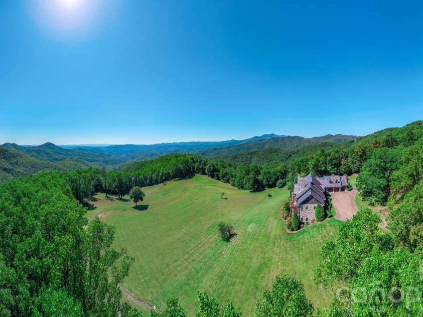 733 Dogwood Lane, Blowing Rock, NC 28605.  MLS# CAR4429155, YatesRealty ID 54463. 