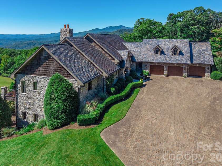 733 Dogwood Lane, Blowing Rock, NC 28605.  MLS# CAR4429155, YatesRealty ID 54463. 